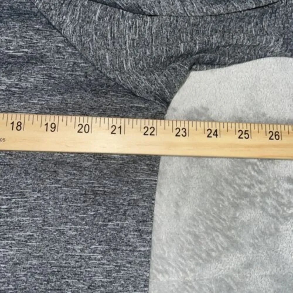 Nike Swim Dri-Fit Shirt Mens M Gray Black Long‎ Sleeve Swoosh Crew Neck UPF 40